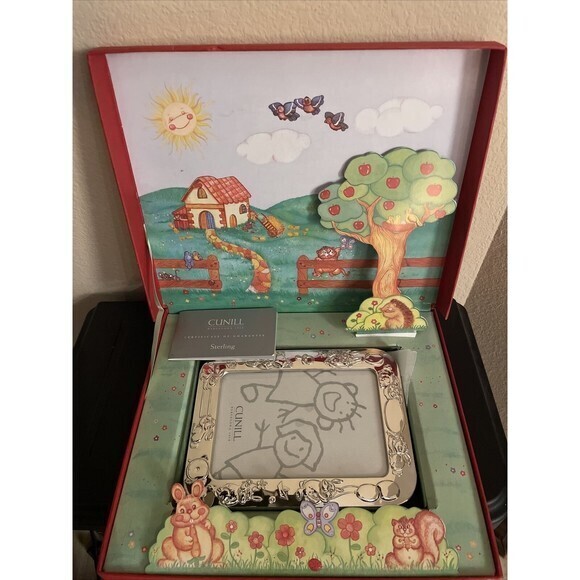 Lovely Cunill Sterling Silver Plated Children Picture‎ Frame with Relief Bunnies - Picture 1 of 10